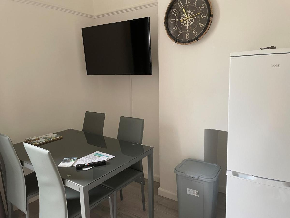 Central Plymouth Apartment Bagian luar foto
